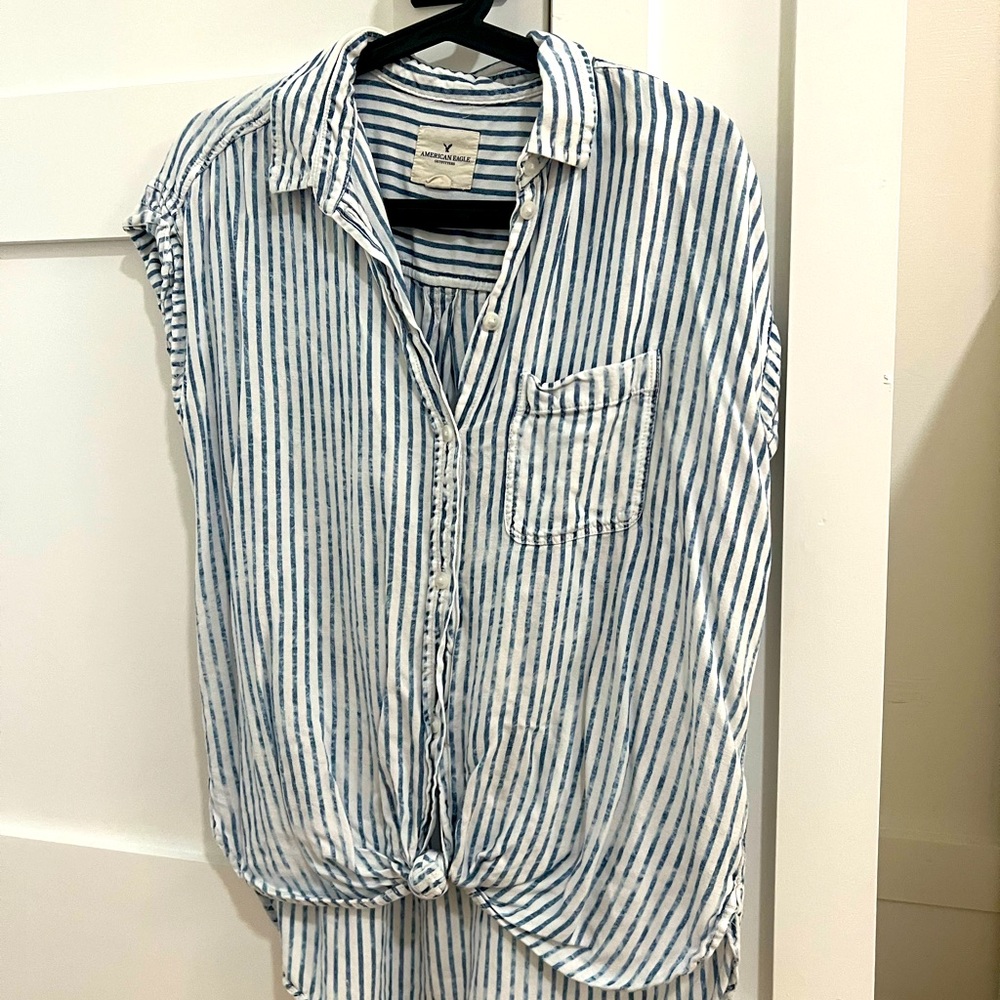 Anthropologie baggy-fit Blue and White striped Blouse, Size Small Petite.